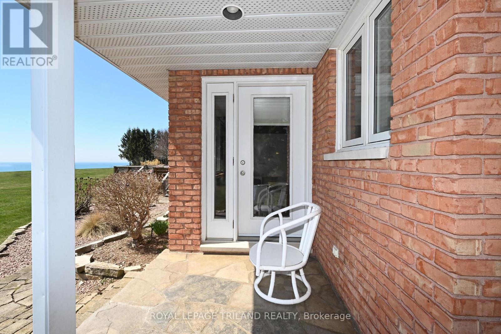 7154 Talbot Trail, Chatham-Kent, Ontario  N0P 1A0 - Photo 30 - X12107320