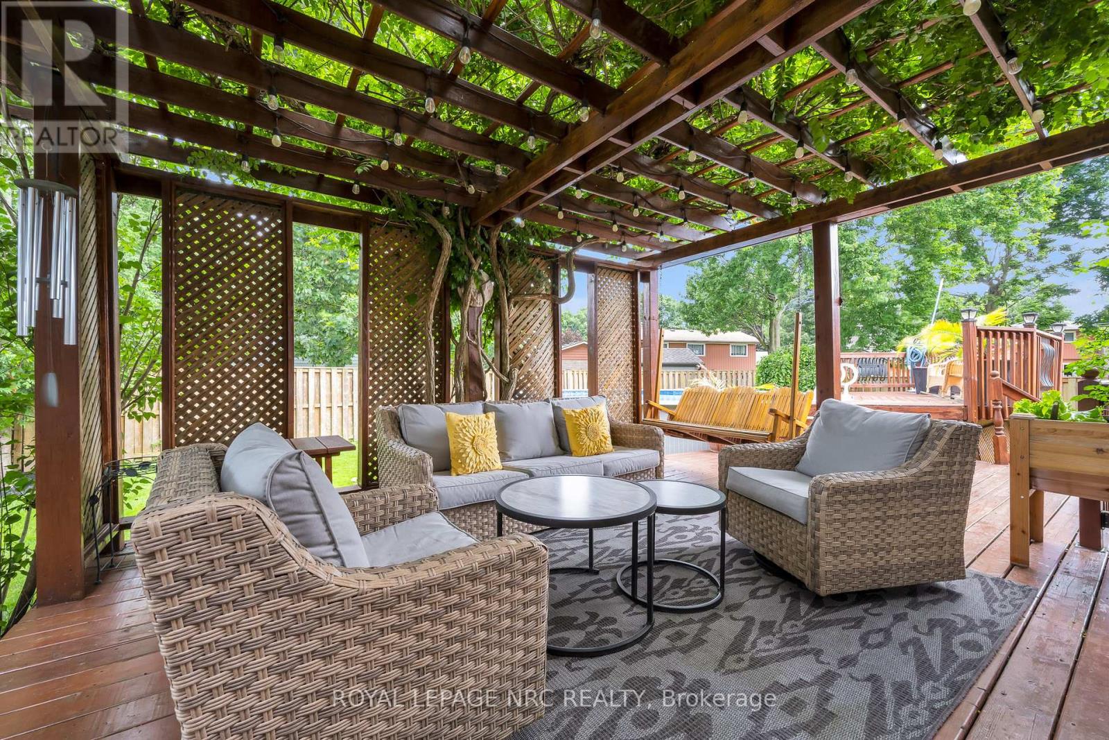 19 Little John Court, Welland, Ontario  L3C 5X3 - Photo 6 - X12107355