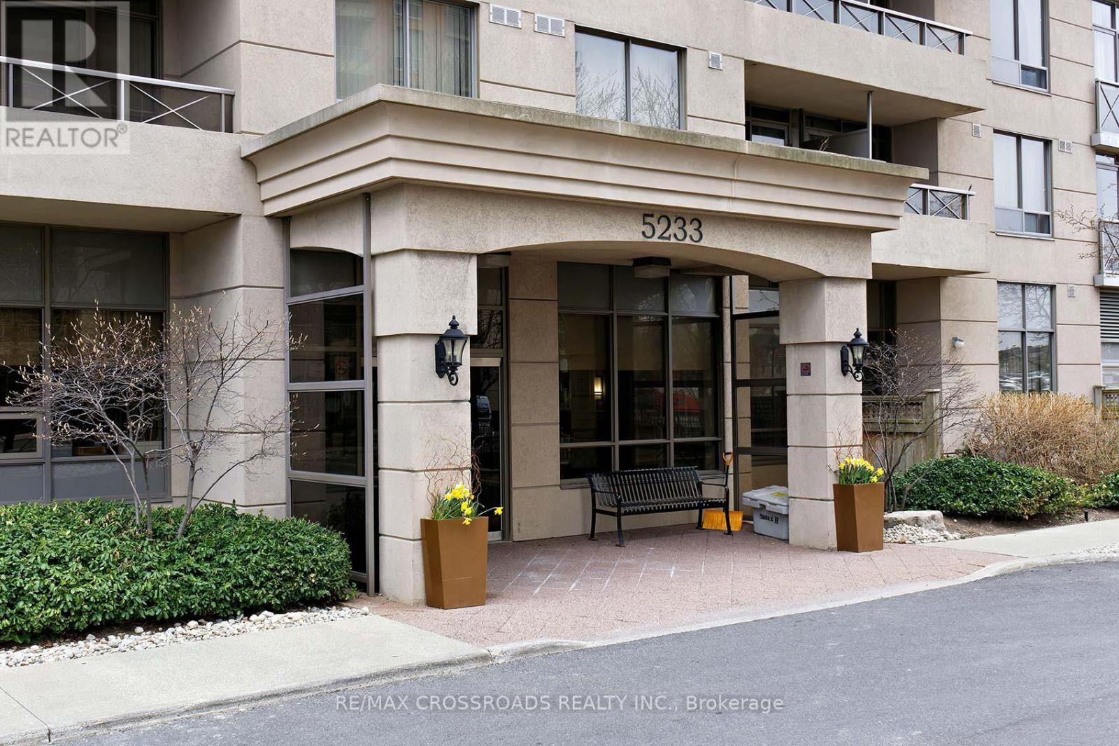 528 - 5233 Dundas Street W, Toronto, Ontario  M9B 6M1 - Photo 4 - W12104737