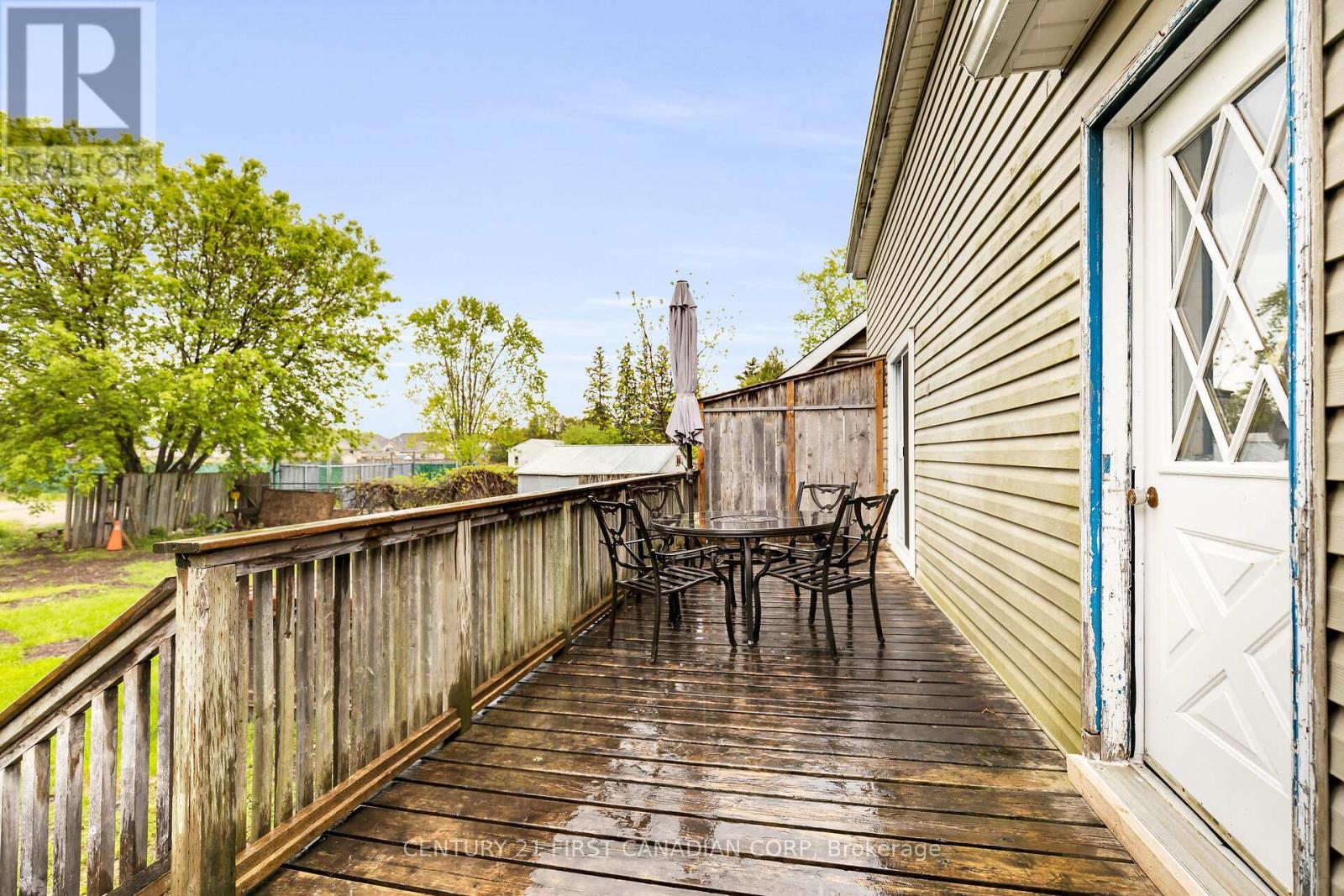 Photo 23 of 36 for 2217 Wharncliffe Road S