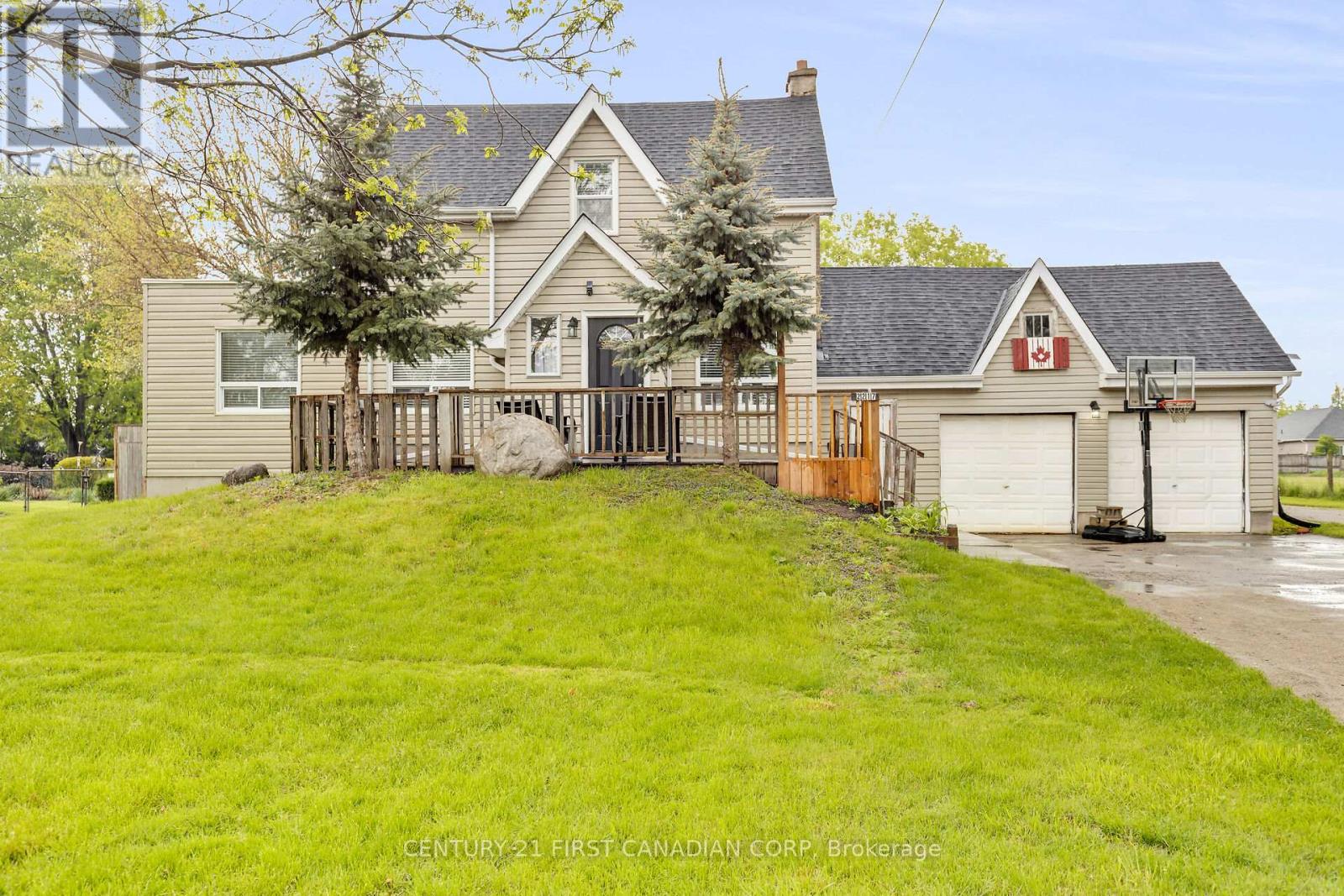 Photo 3 of 36 for 2217 Wharncliffe Road S