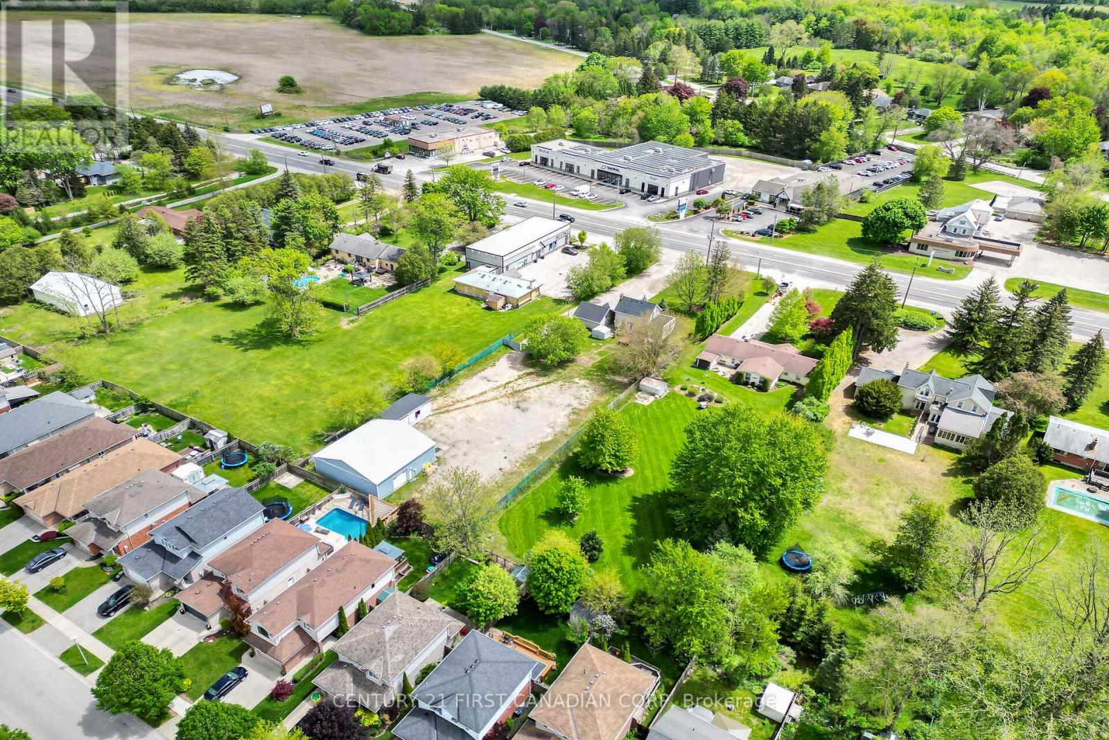 Photo 35 of 36 for 2217 Wharncliffe Road S