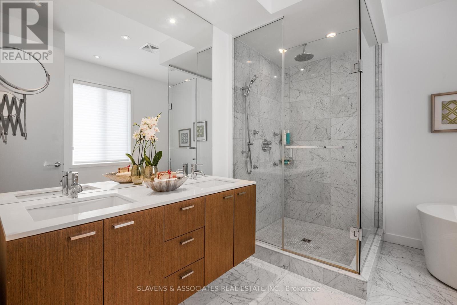 480 Atlas Avenue, Toronto (Oakwood Village), Ontario  M6C 3R2 - Photo 24 - C12107342