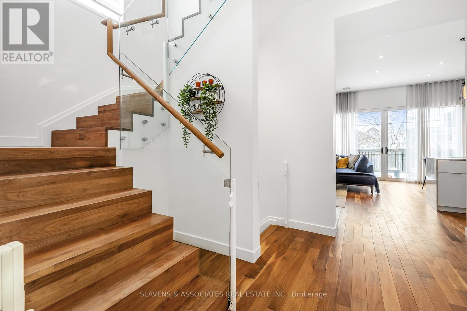 480 Atlas Avenue, Toronto (Oakwood Village), Ontario  M6C 3R2 - Photo 4 - C12107342