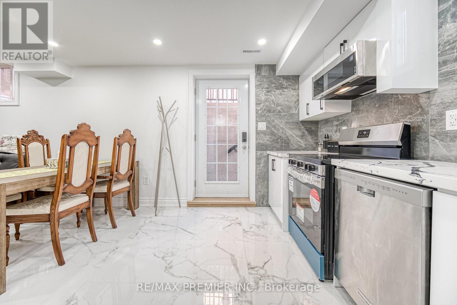 Bsmt - 133 Bernard Avenue, Richmond Hill, Ontario  L4C 9Z6 - Photo 8 - N12107319
