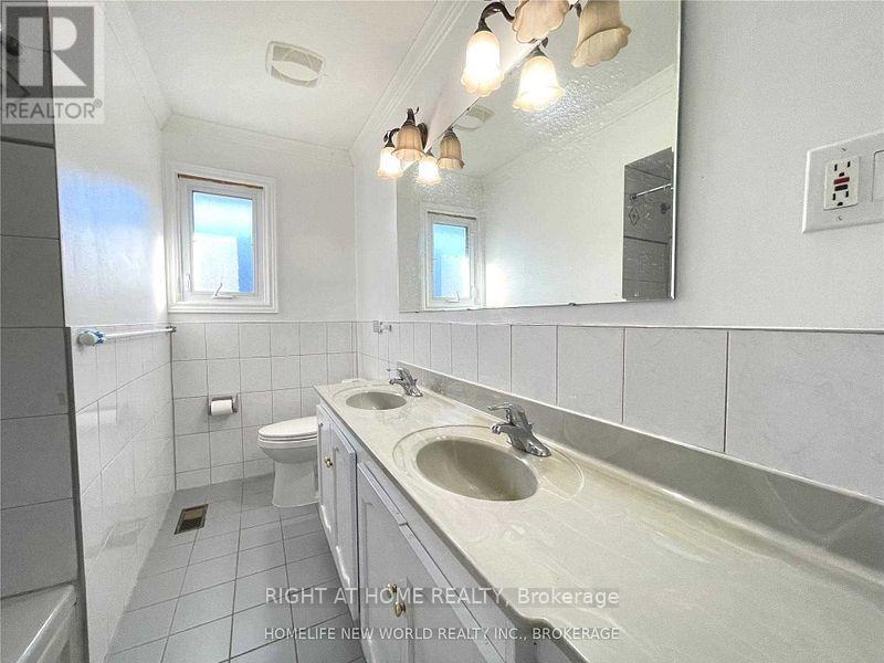 28 Jonquil Crescent, Markham, Ontario  L3P 1T4 - Photo 8 - N12107324