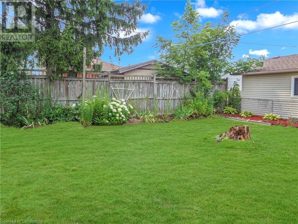 249 Fernwood Crescent, Hamilton, Ontario  L8T 3L7 - Photo 4 - 40709325