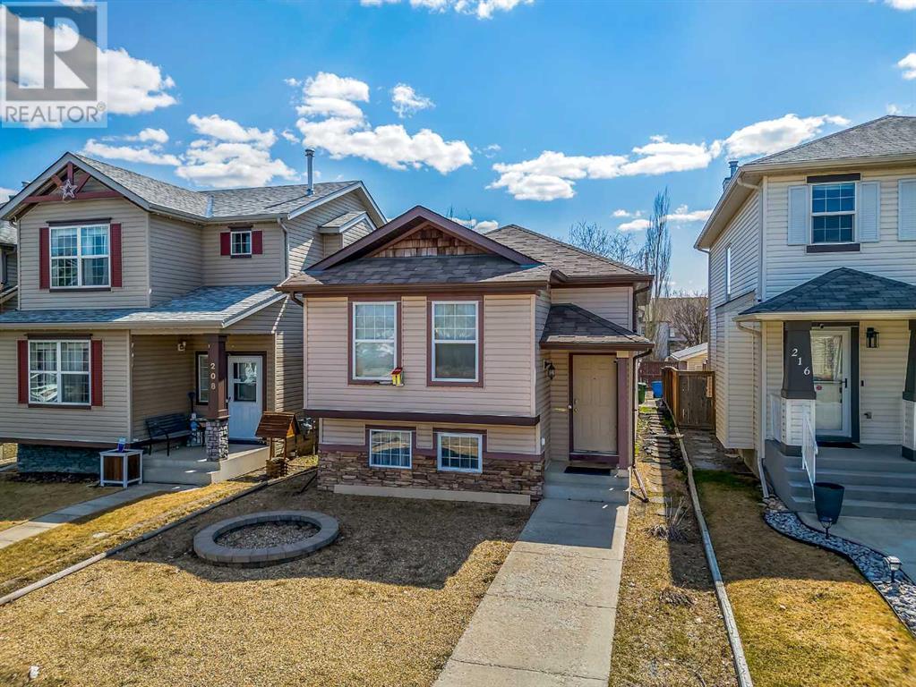 Property at 212 Everridge Way SW image 1