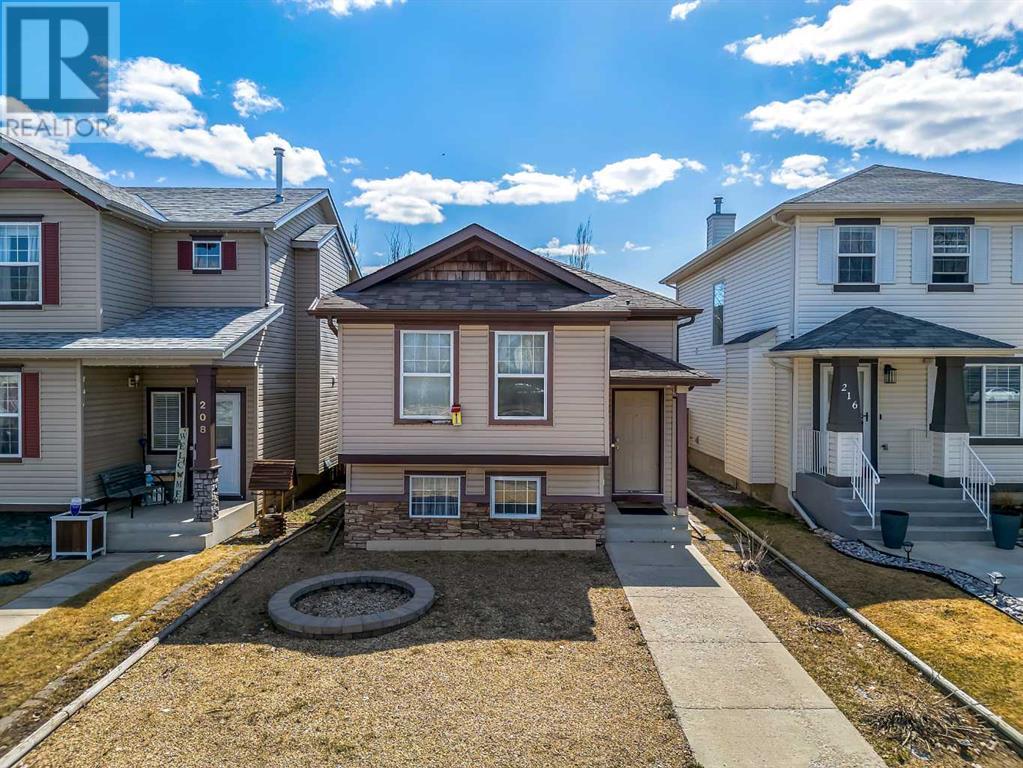 Property at 212 Everridge Way SW image 3