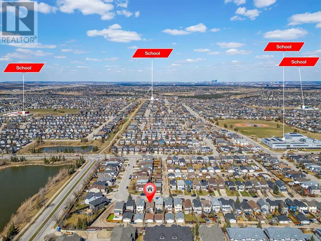 Property at 212 Everridge Way SW image 4