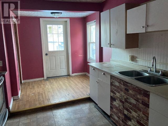 346 Bloor St W, Sault Ste Marie, Ontario  P6C 1J5 - Photo 4 - SM250050