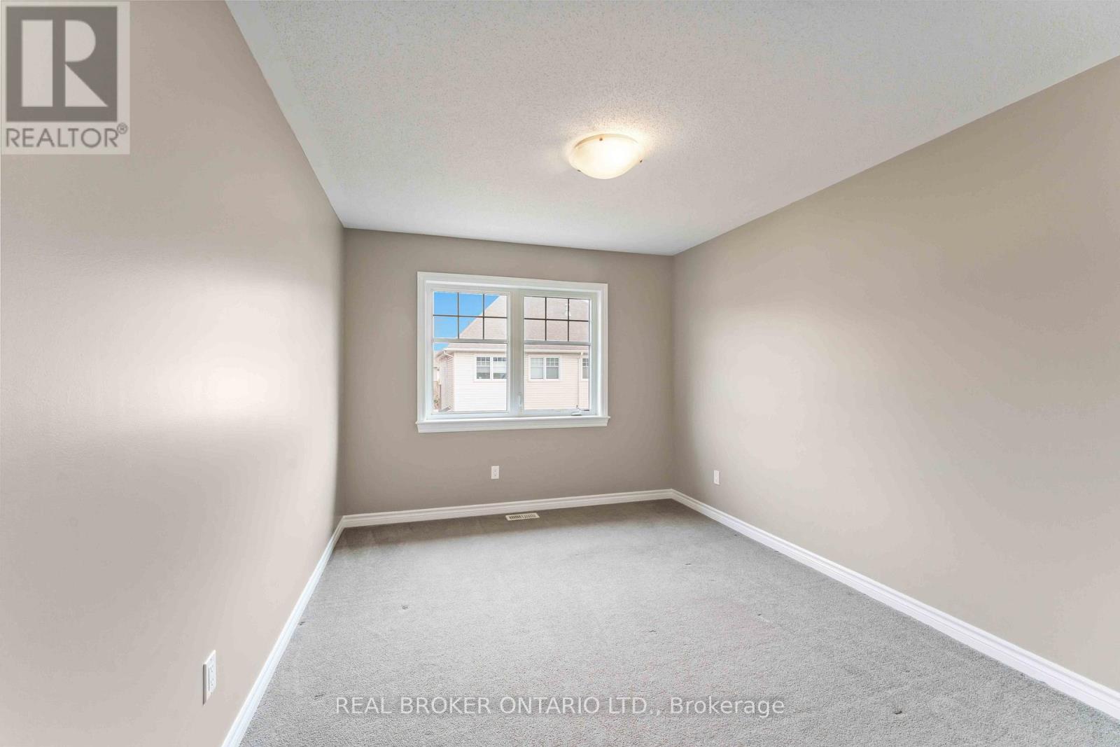 985 Bunchberry Way S, Ottawa, Ontario  K1T 0L6 - Photo 16 - X12107384