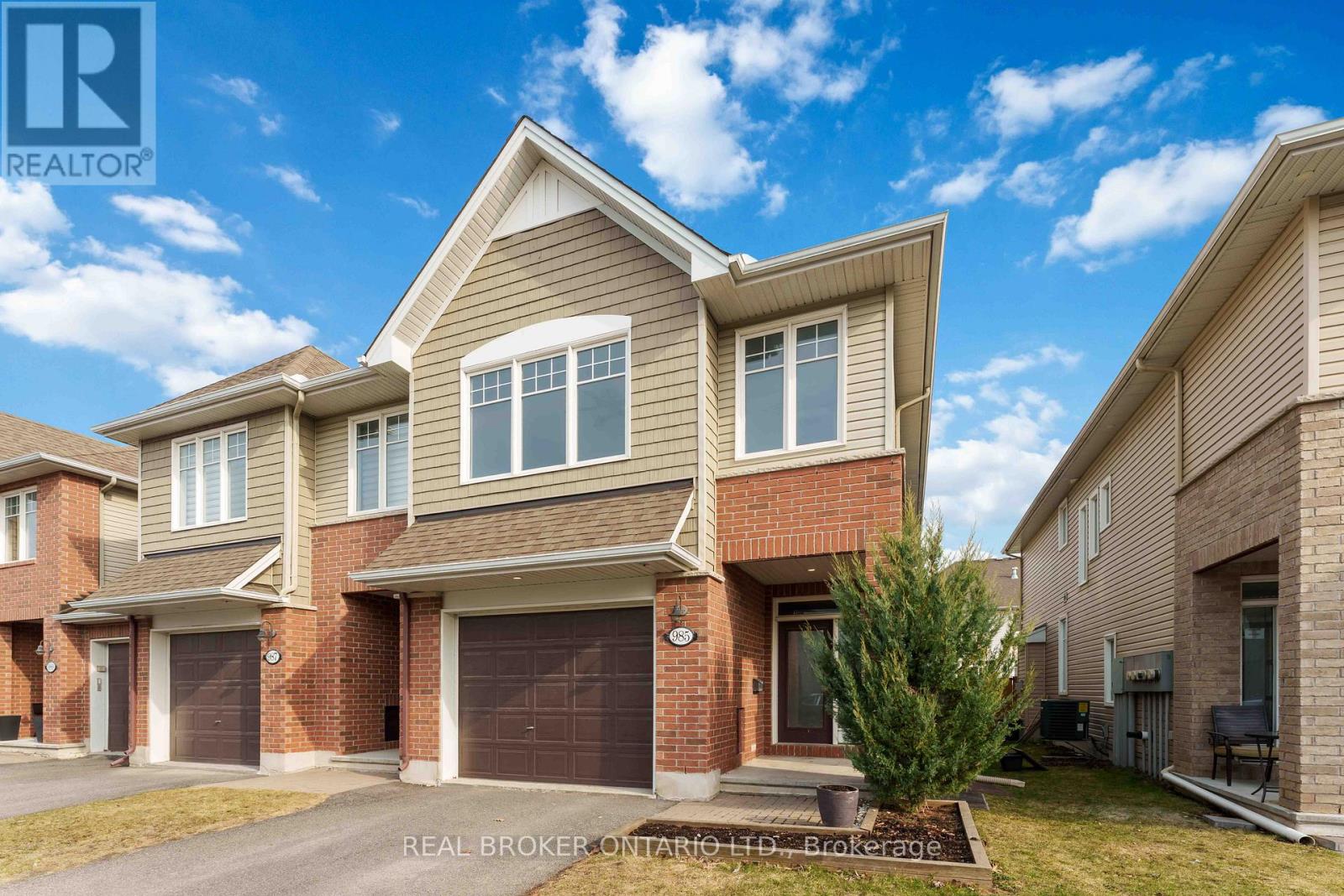 985 Bunchberry Way S, Ottawa, Ontario  K1T 0L6 - Photo 2 - X12107384
