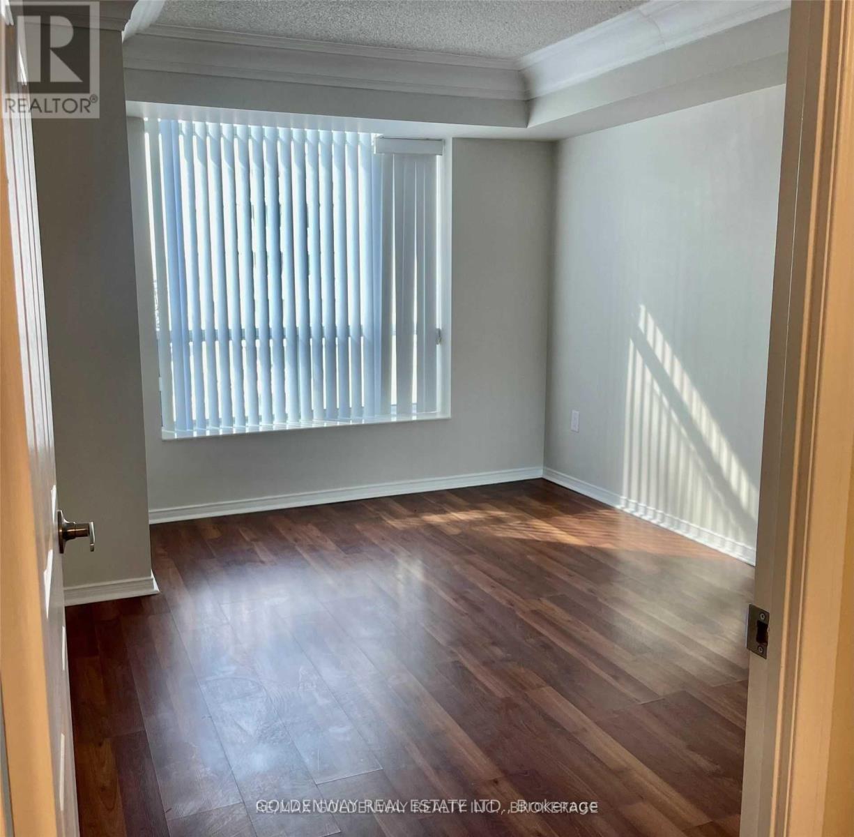 411 - 8 Pemberton Avenue, Toronto, Ontario  M2M 1Y1 - Photo 3 - C12107427