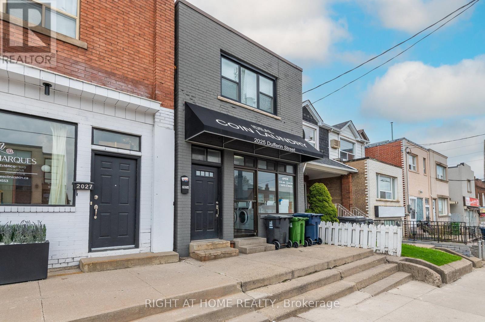 Property at 2025 DUFFERIN STREET image 2