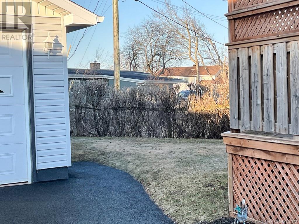 349 Hennessy Street, Bathurst, New Brunswick  E2A 2N8 - Photo 36 - NB115344