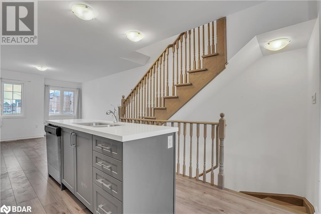 49 Pumpkin Corner Crescent, Barrie, Ontario  L9J 0T7 - Photo 14 - 40721431