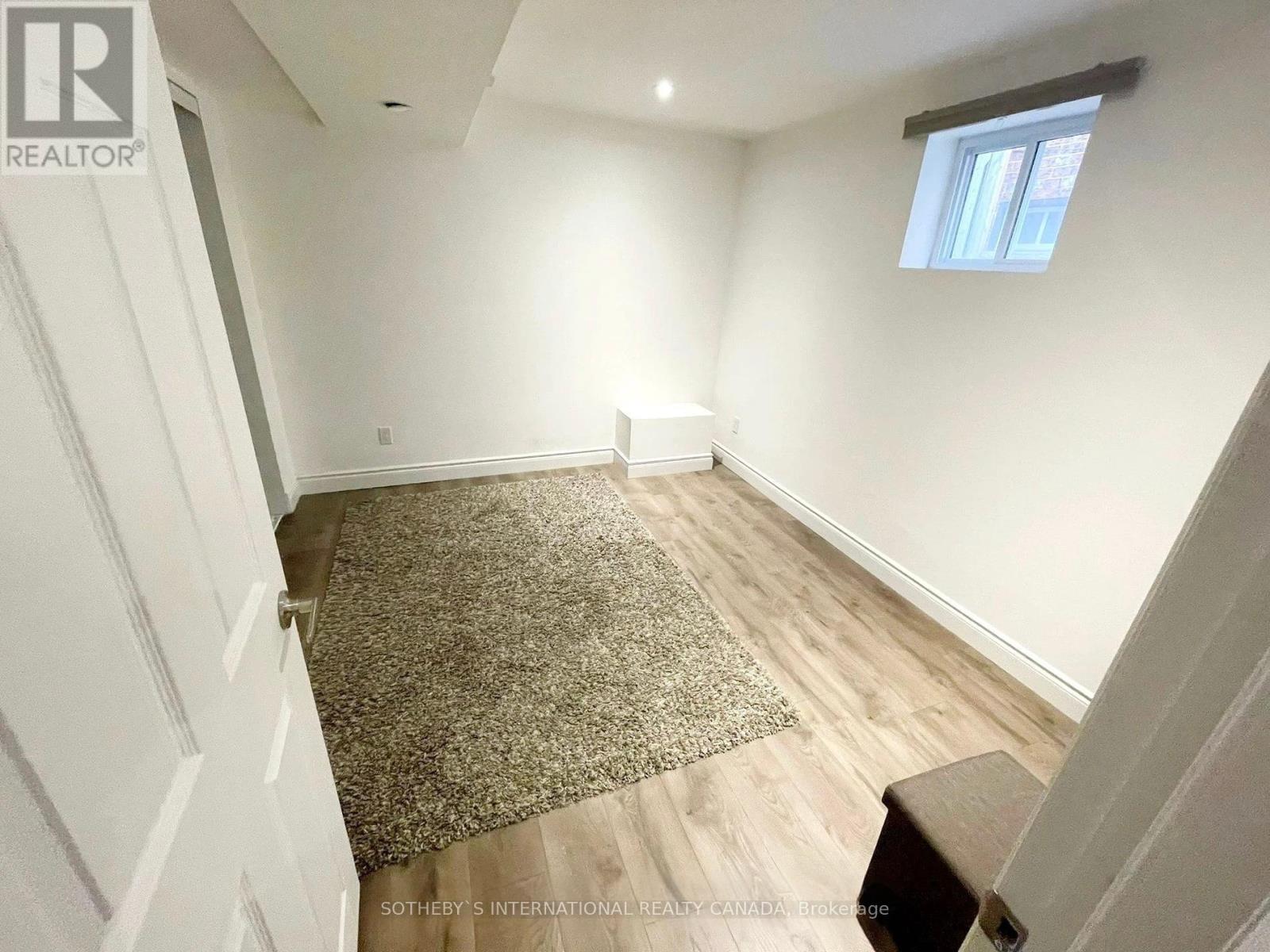 3281 Loyalist Drive, Mississauga, Ontario  L5L 5T6 - Photo 5 - W12107375
