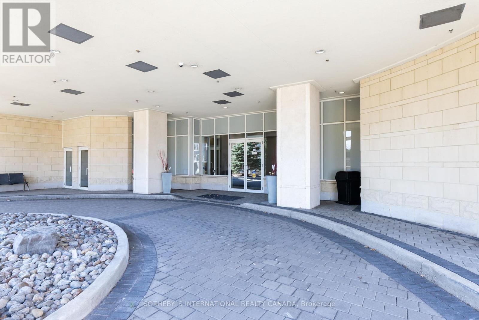 Property at 520 - 3865 LAKE SHORE BOULEVARD W image 4