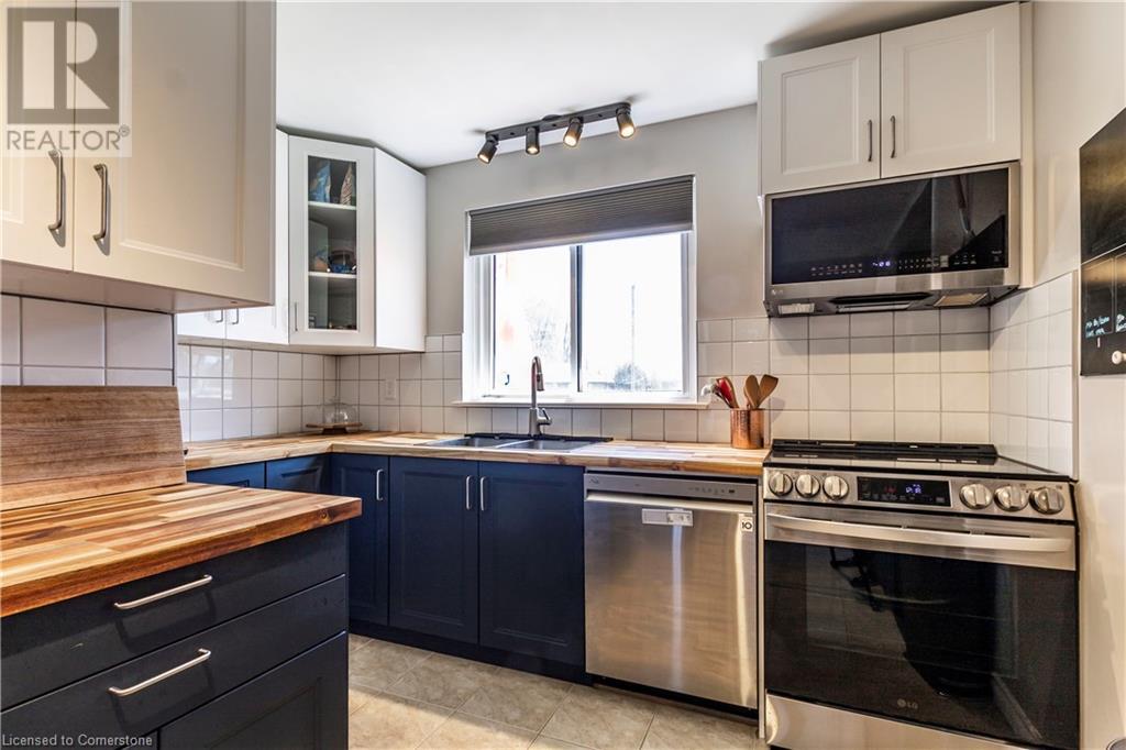 Property at 105 ANNE Boulevard image 4