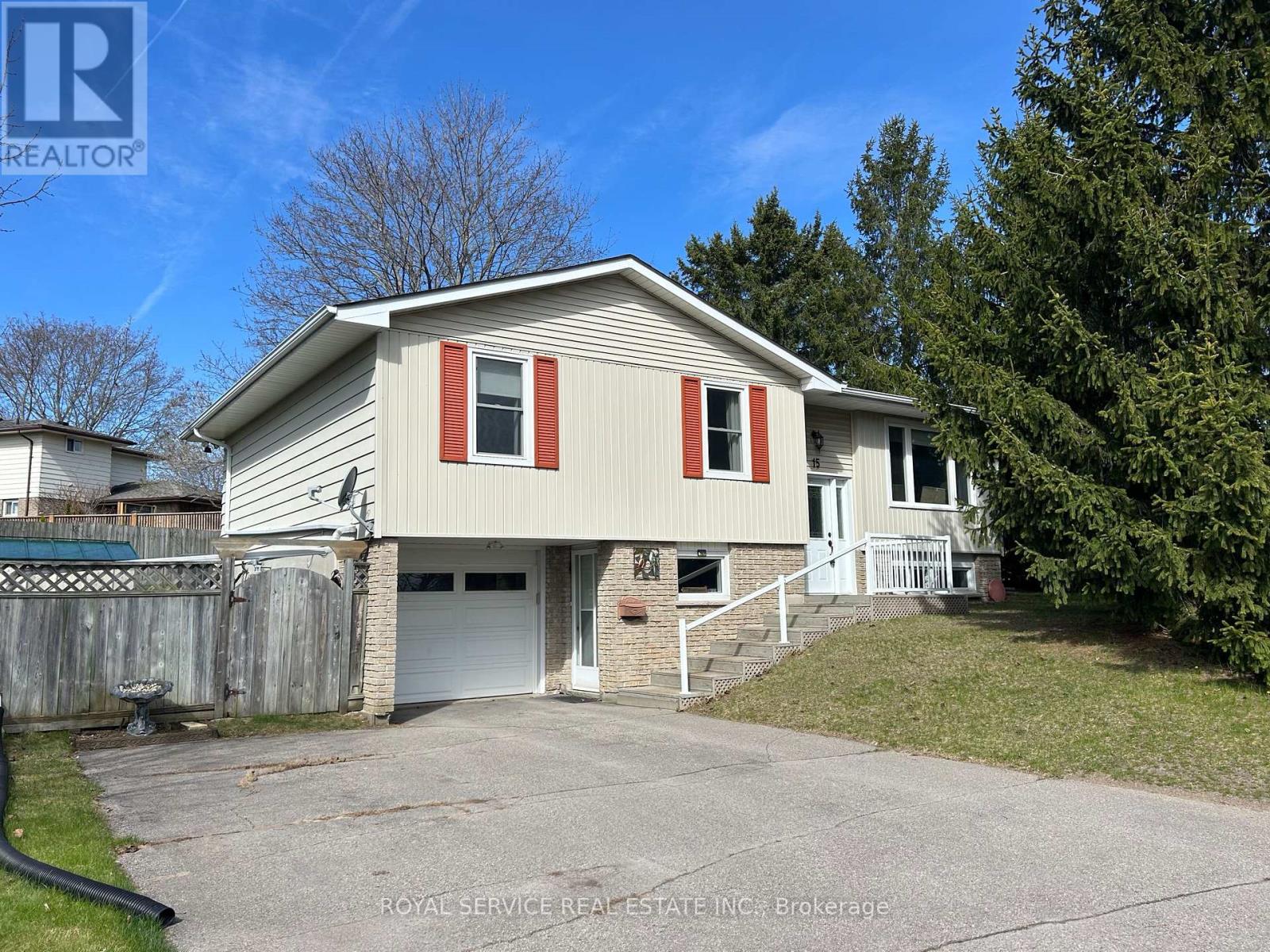 15 PAYNE CRESCENT, Port Hope, Ontario