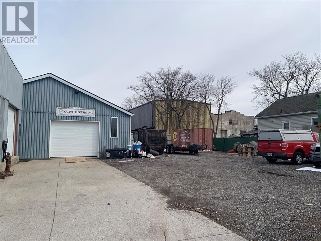 111 Campbell Street, Sarnia, Ontario  N7T 2G5 - Photo 5 - 25005417