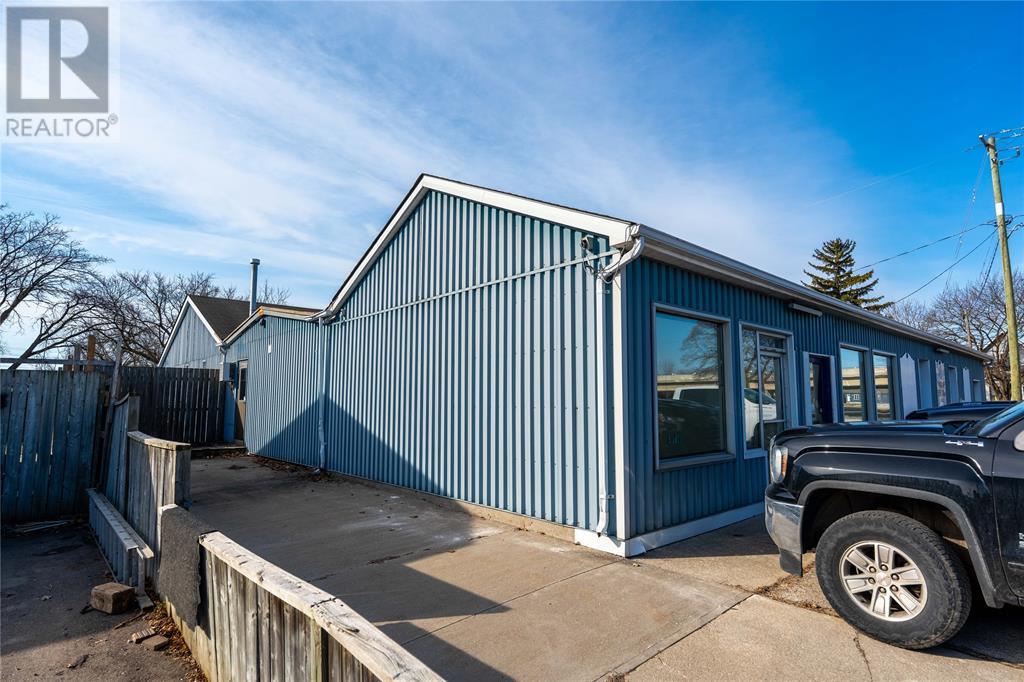 111 Campbell Street, Sarnia, Ontario  N7T 2G5 - Photo 24 - 25005417