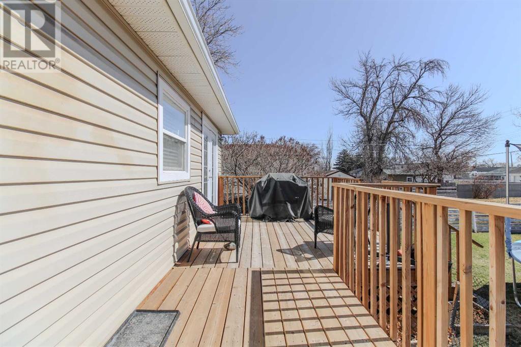 565 Rogers Avenue, Picture Butte, Alberta  T1K 2A0 - Photo 18 - A2208692
