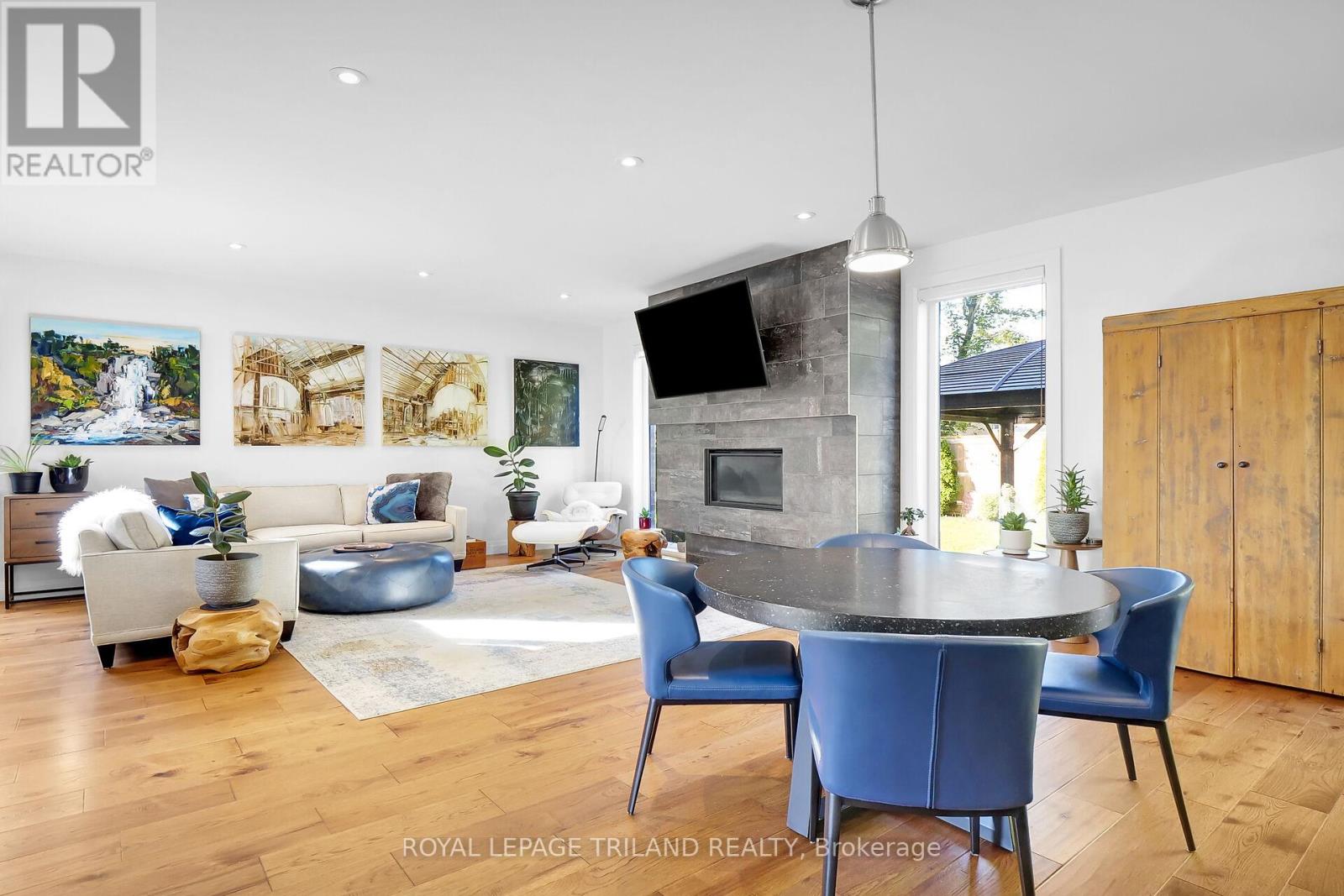 Photo 11 of 48 for 2438 Red Thorne Crescent