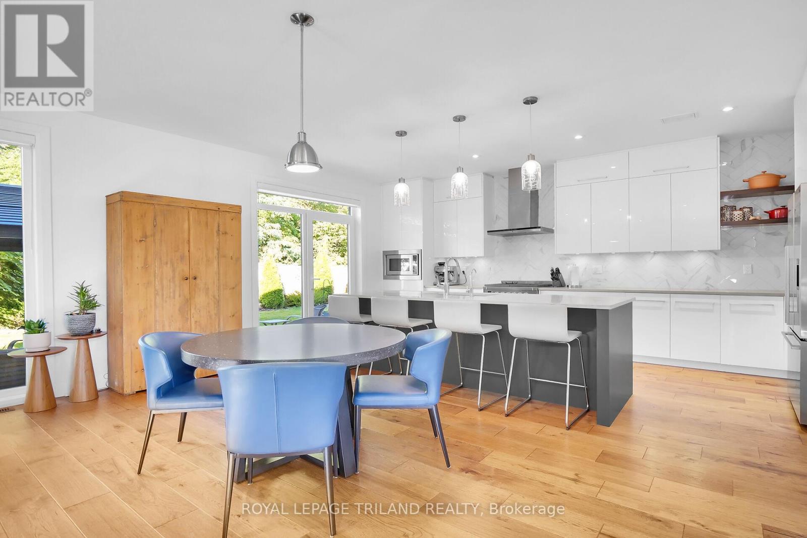 Photo 13 of 48 for 2438 Red Thorne Crescent