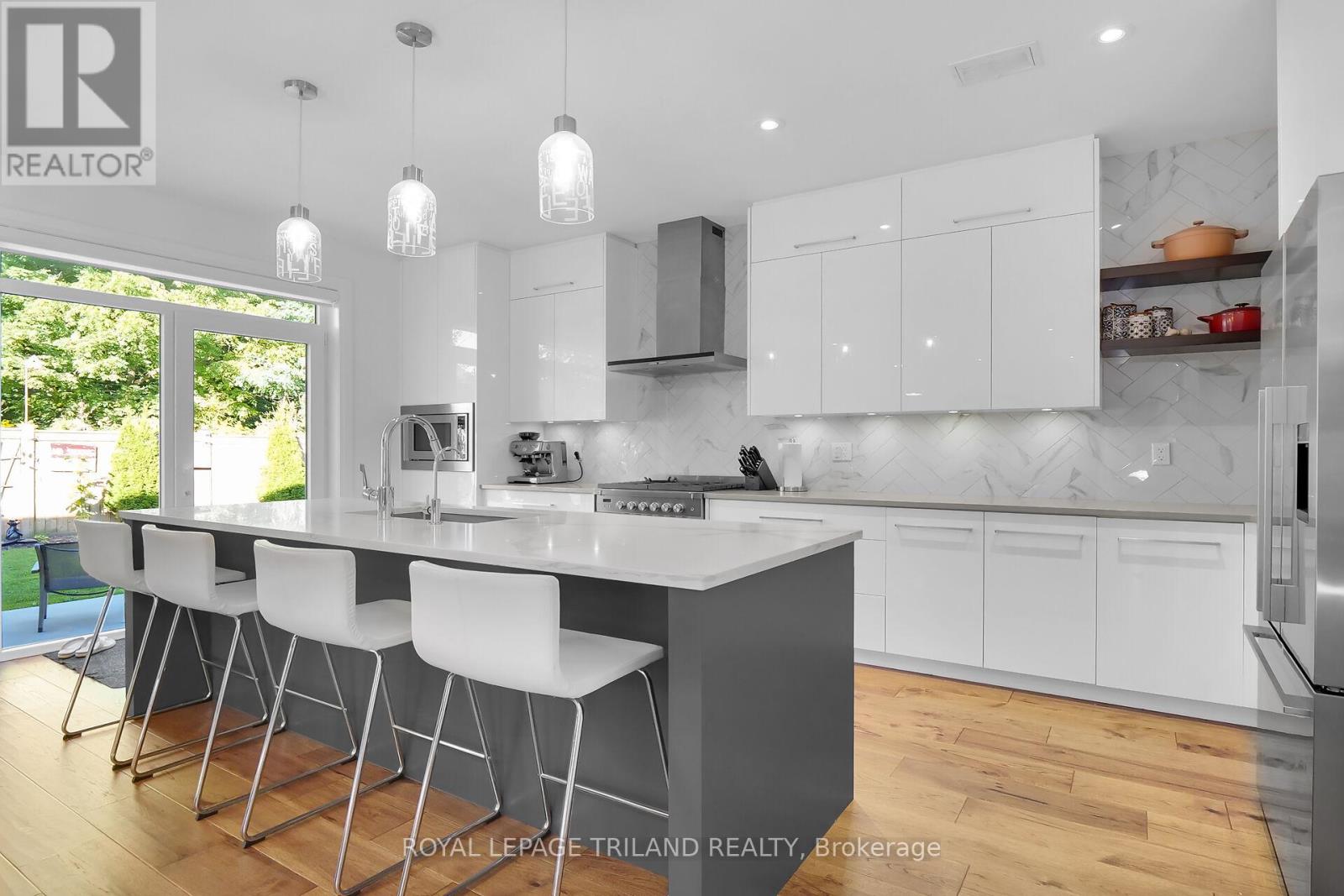 Photo 14 of 48 for 2438 Red Thorne Crescent