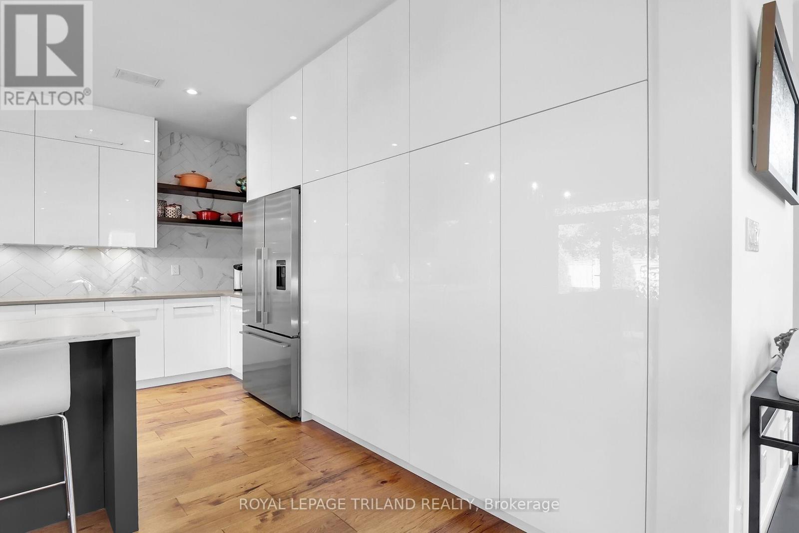 Photo 15 of 48 for 2438 Red Thorne Crescent