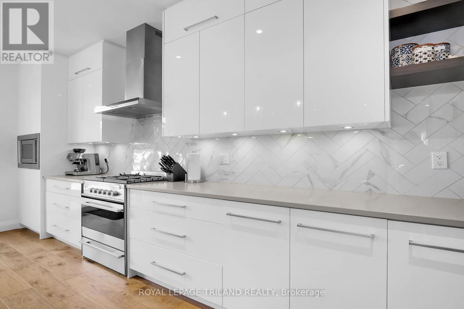 Photo 16 of 48 for 2438 Red Thorne Crescent