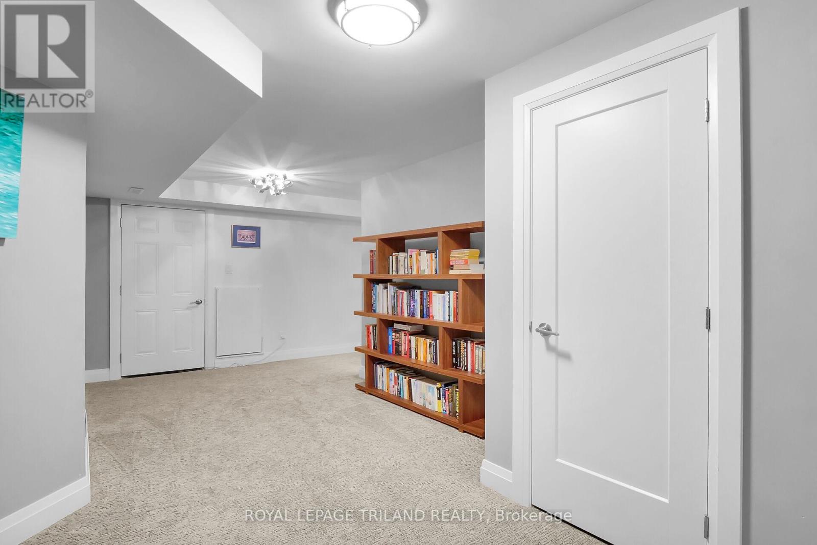 Photo 32 of 48 for 2438 Red Thorne Crescent