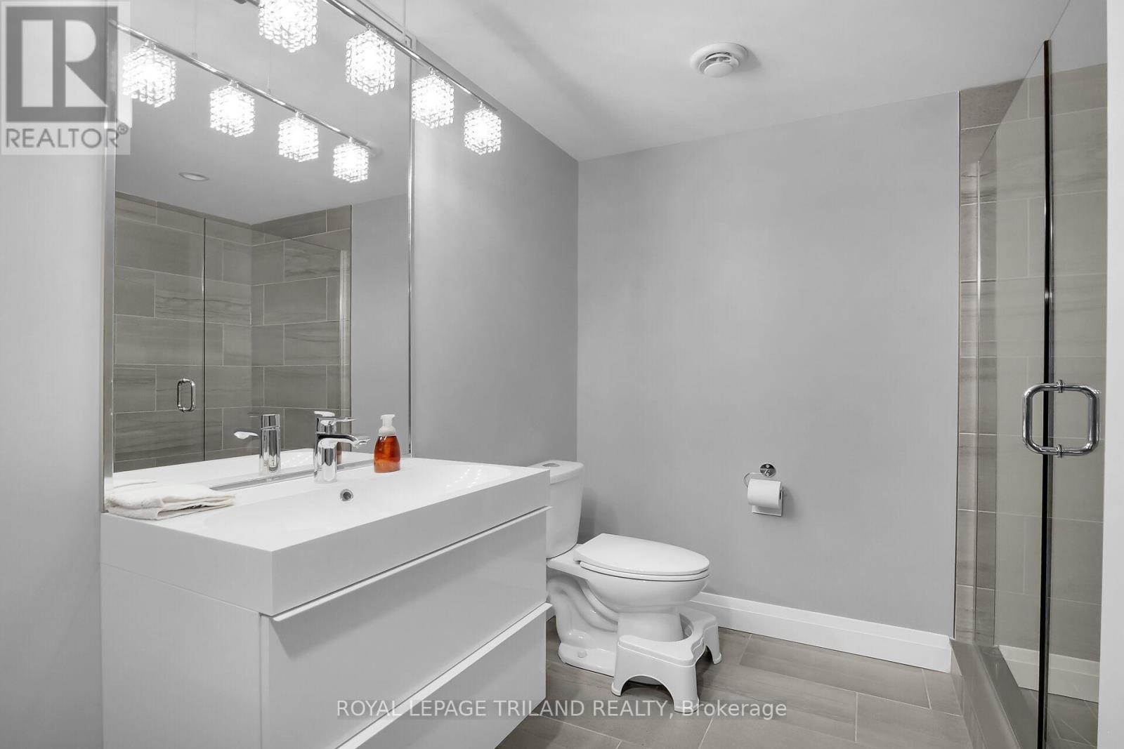 Photo 40 of 48 for 2438 Red Thorne Crescent