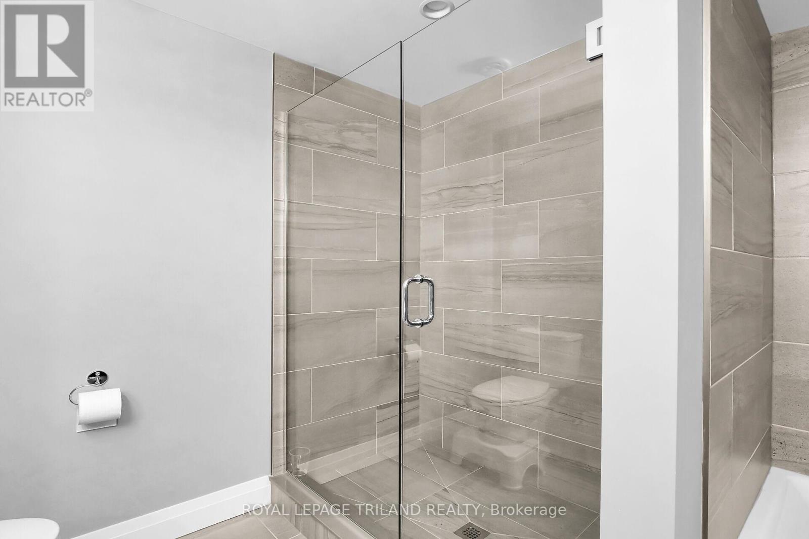Photo 41 of 48 for 2438 Red Thorne Crescent
