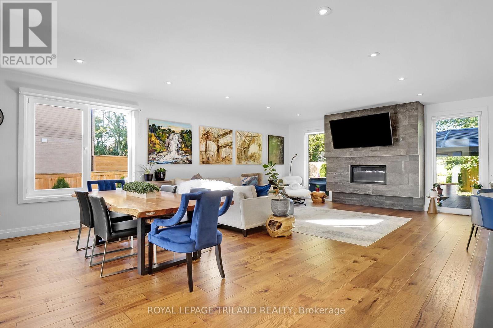 Photo 7 of 48 for 2438 Red Thorne Crescent