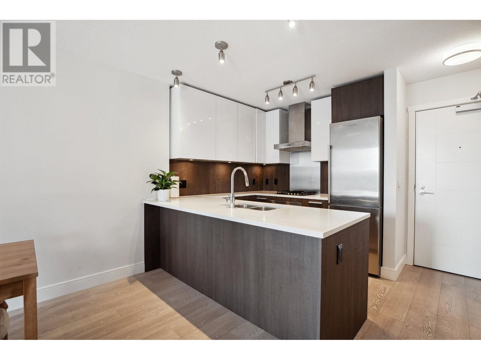 1708 3007 Glen Drive, Coquitlam, British Columbia  V3B 0L8 - Photo 10 - R2994786
