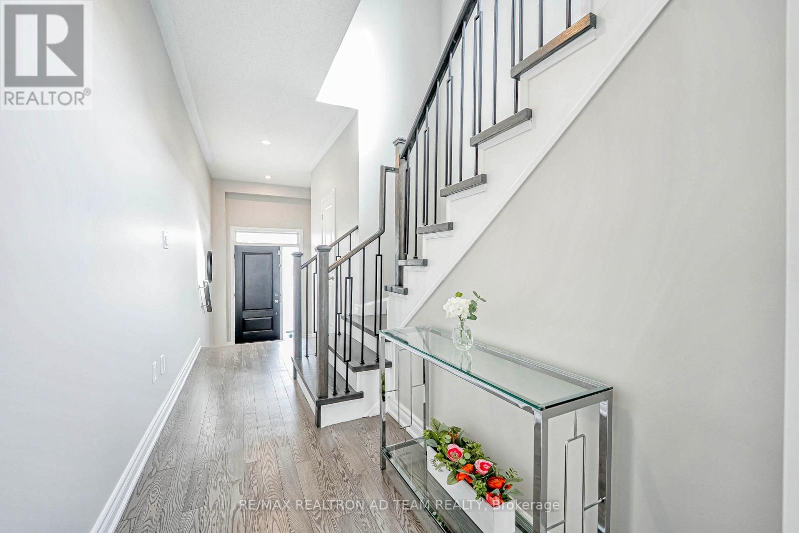 Property at 6 LARKIN LANE image 4