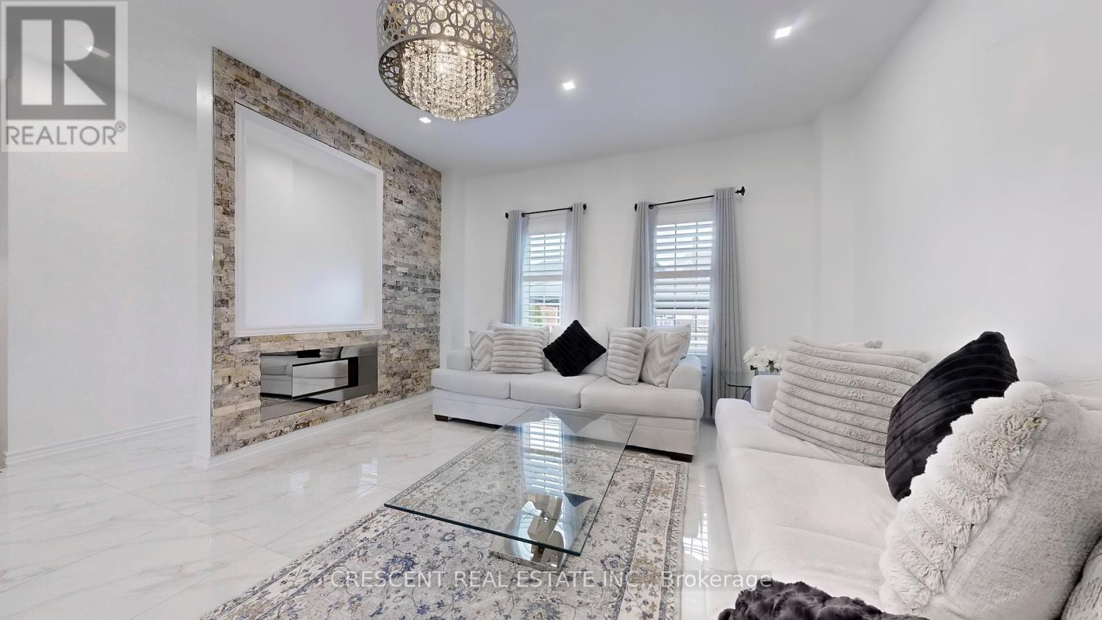 Property at 29 VETTESE COURT image 2