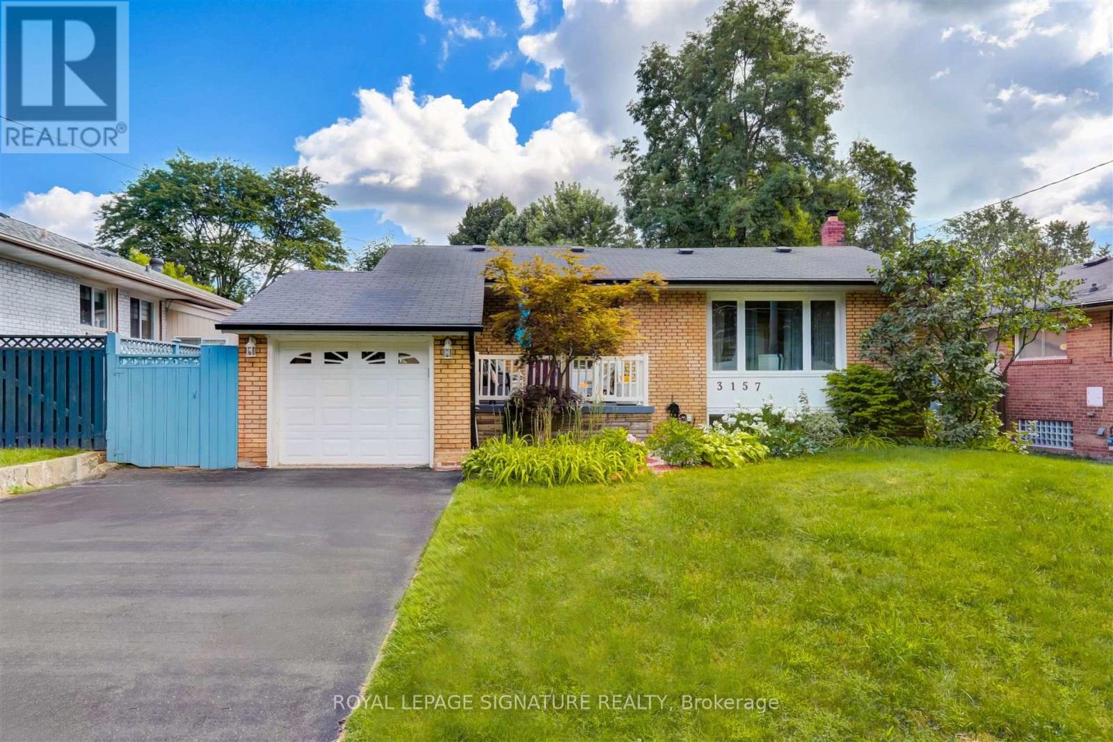 3157 The Credit Woodlands, Mississauga, Ontario  L5C 2J2 - Photo 2 - W12107496