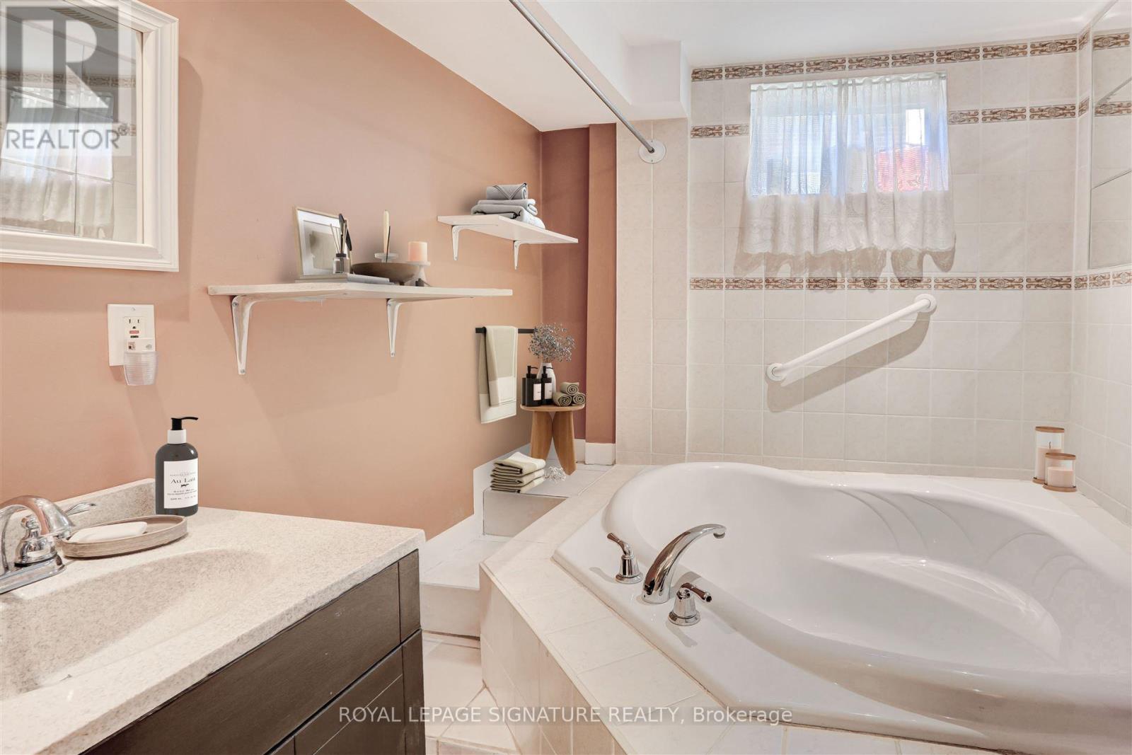 3157 The Credit Woodlands, Mississauga, Ontario  L5C 2J2 - Photo 23 - W12107496
