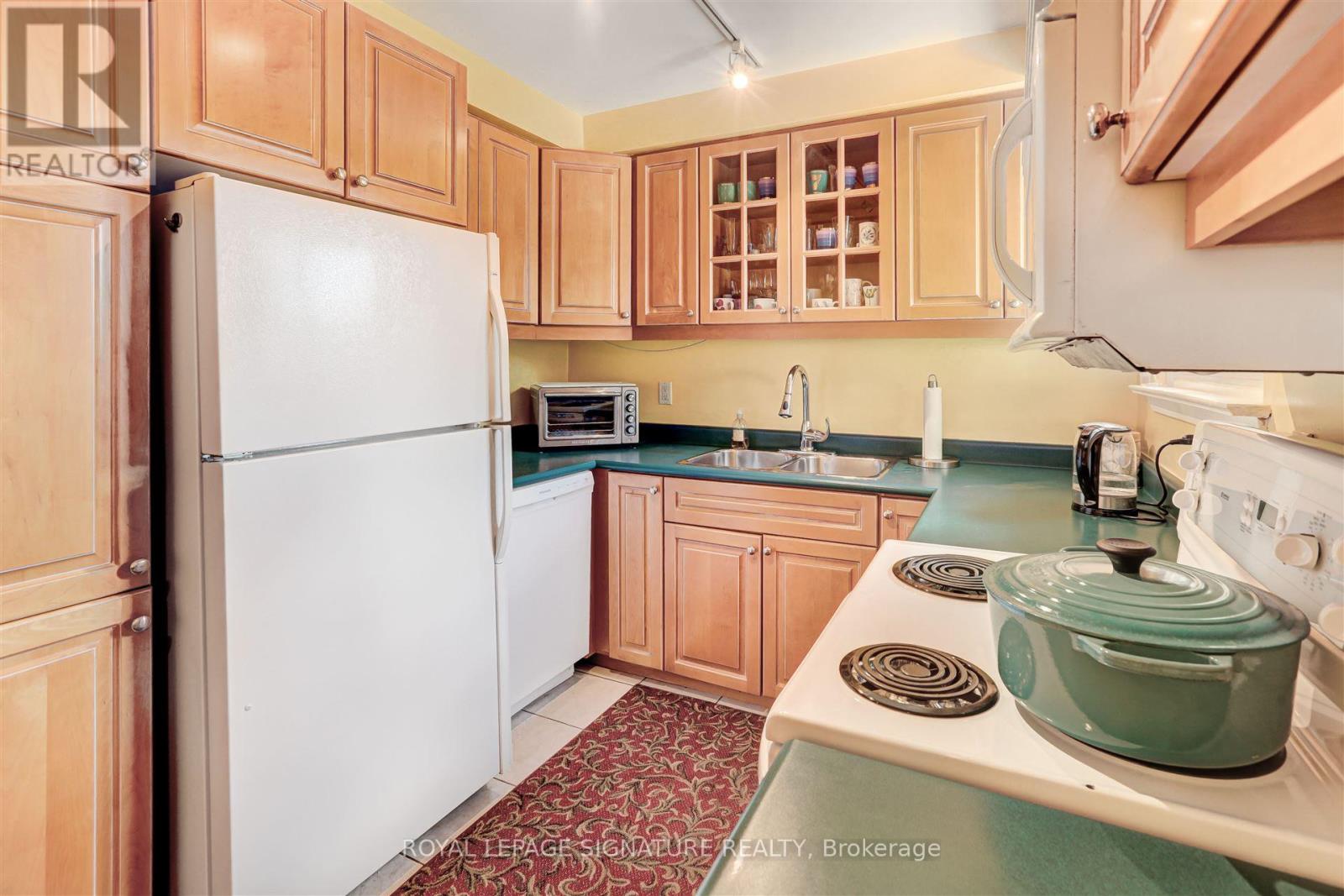3157 The Credit Woodlands, Mississauga, Ontario  L5C 2J2 - Photo 9 - W12107496