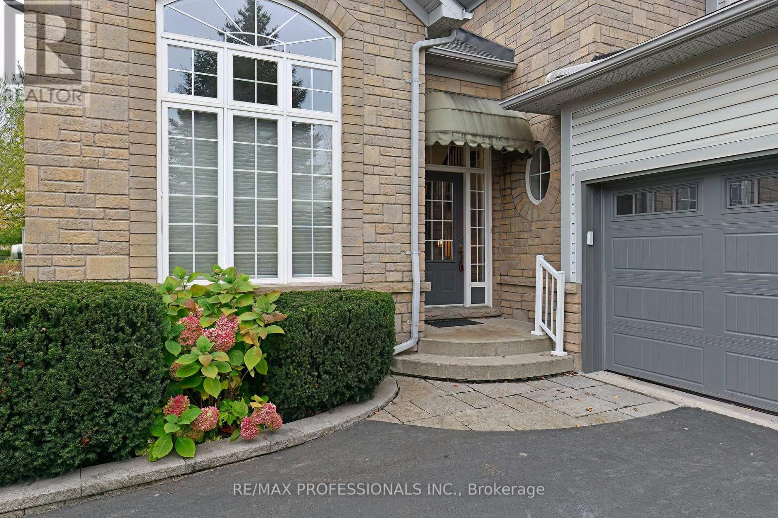 5 - 2228 Turnberry Road, Burlington, Ontario  L7M 4P9 - Photo 3 - W12107547