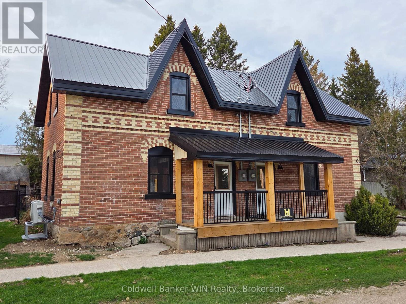 24 CRAWFORD STREET, Chatsworth, Ontario