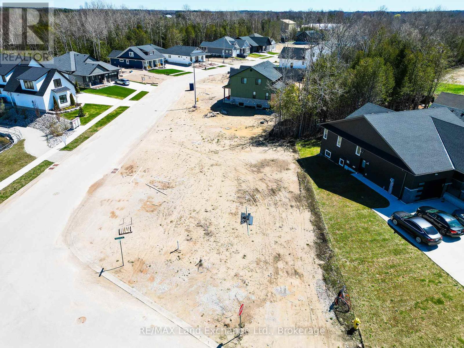 5 Marshall Place, Saugeen Shores, Ontario  N0H 2L0 - Photo 4 - X12009863