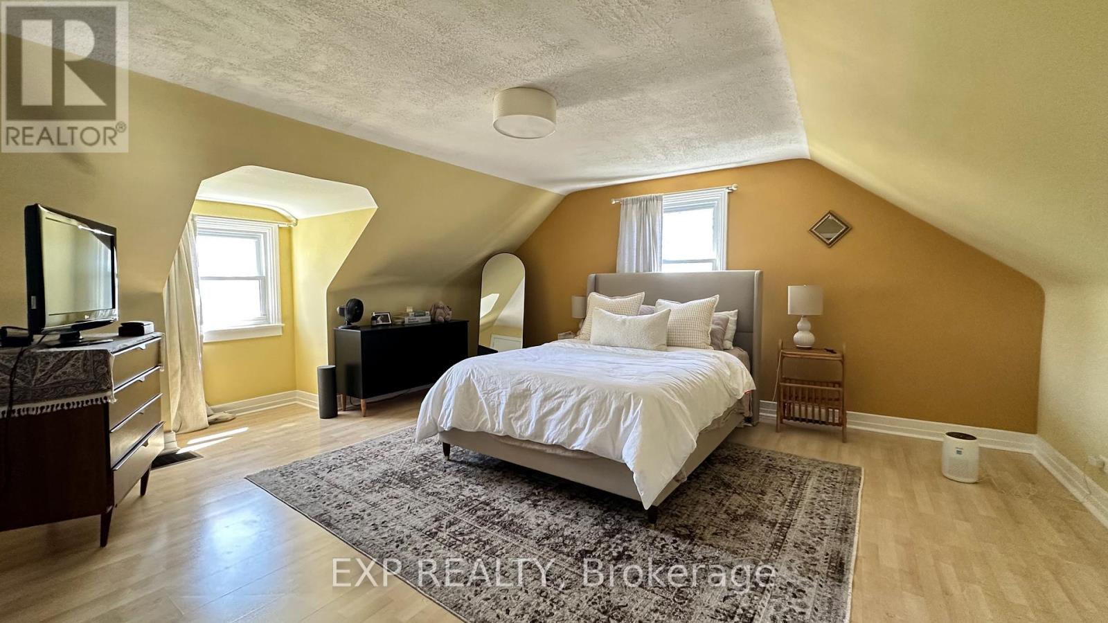Main - 536 Dundas Street E, Belleville, Ontario  K8N 1G5 - Photo 16 - X12107719
