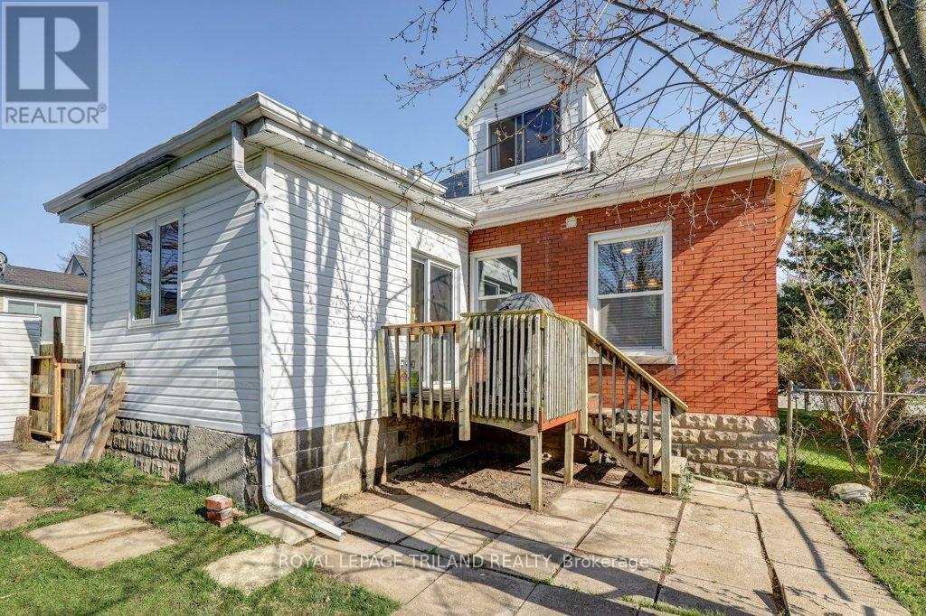 85 Chestnut Street, St. Thomas, Ontario  N5R 2B1 - Photo 10 - X12107603