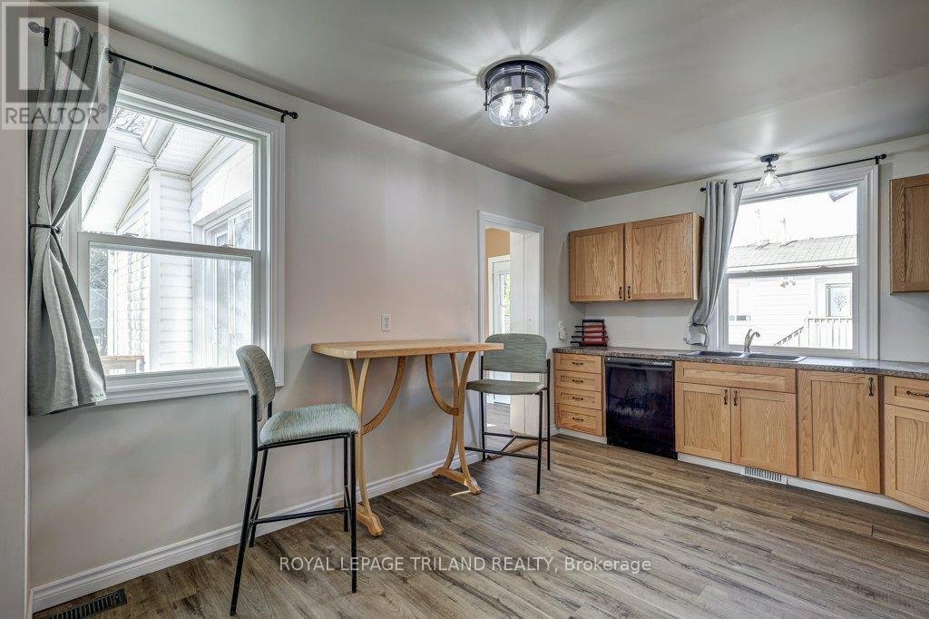 85 Chestnut Street, St. Thomas, Ontario  N5R 2B1 - Photo 28 - X12107603