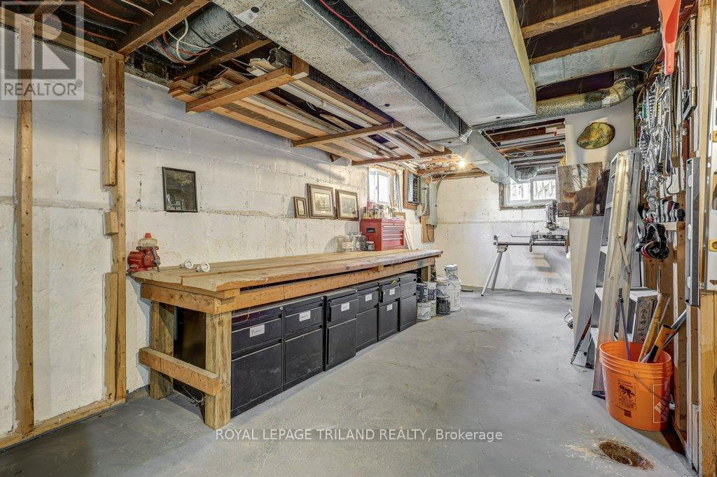 85 Chestnut Street, St. Thomas, Ontario  N5R 2B1 - Photo 46 - X12107603